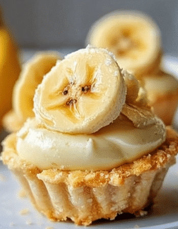 Easy No-Bake Mini Banana Cream Pies