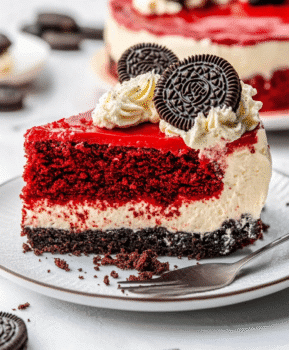 red velvet oreo cheesecake