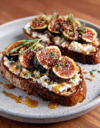 Caramelized Fig & Goat Cheese Tartines