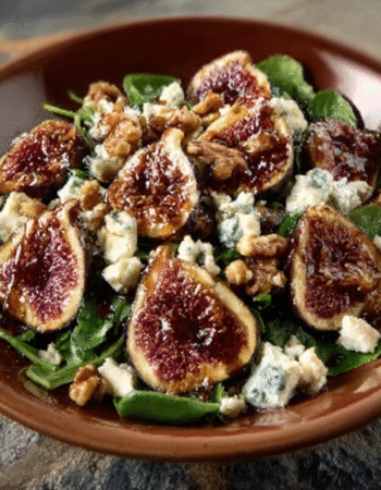 Fig Salad with Blue Cheese and Walnuts