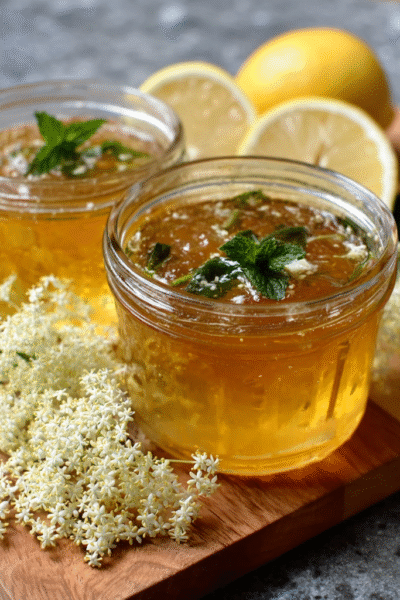 Elderflower & Lemonade Jelly with Mint Leaves