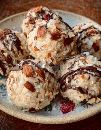 Vanilla Almond Snowberry Truffles