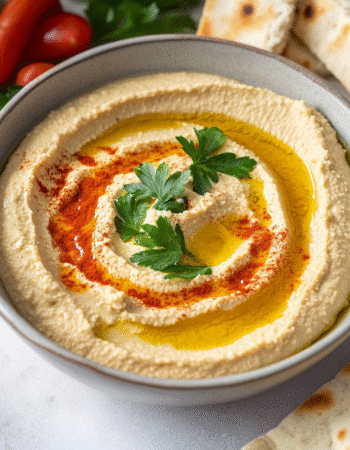 Light Lebanese hummus